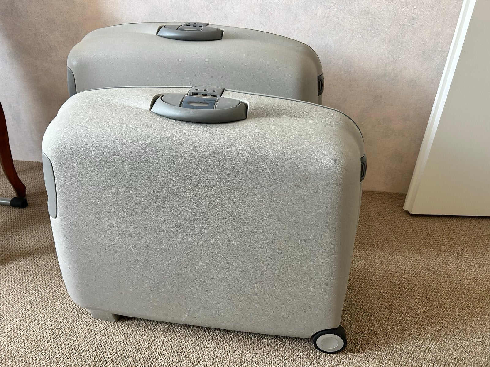 Set van 2 Samsonite koffers - grijs, Ophalen, Gebruikt, 50 tot 60 cm, Hard kunststof
