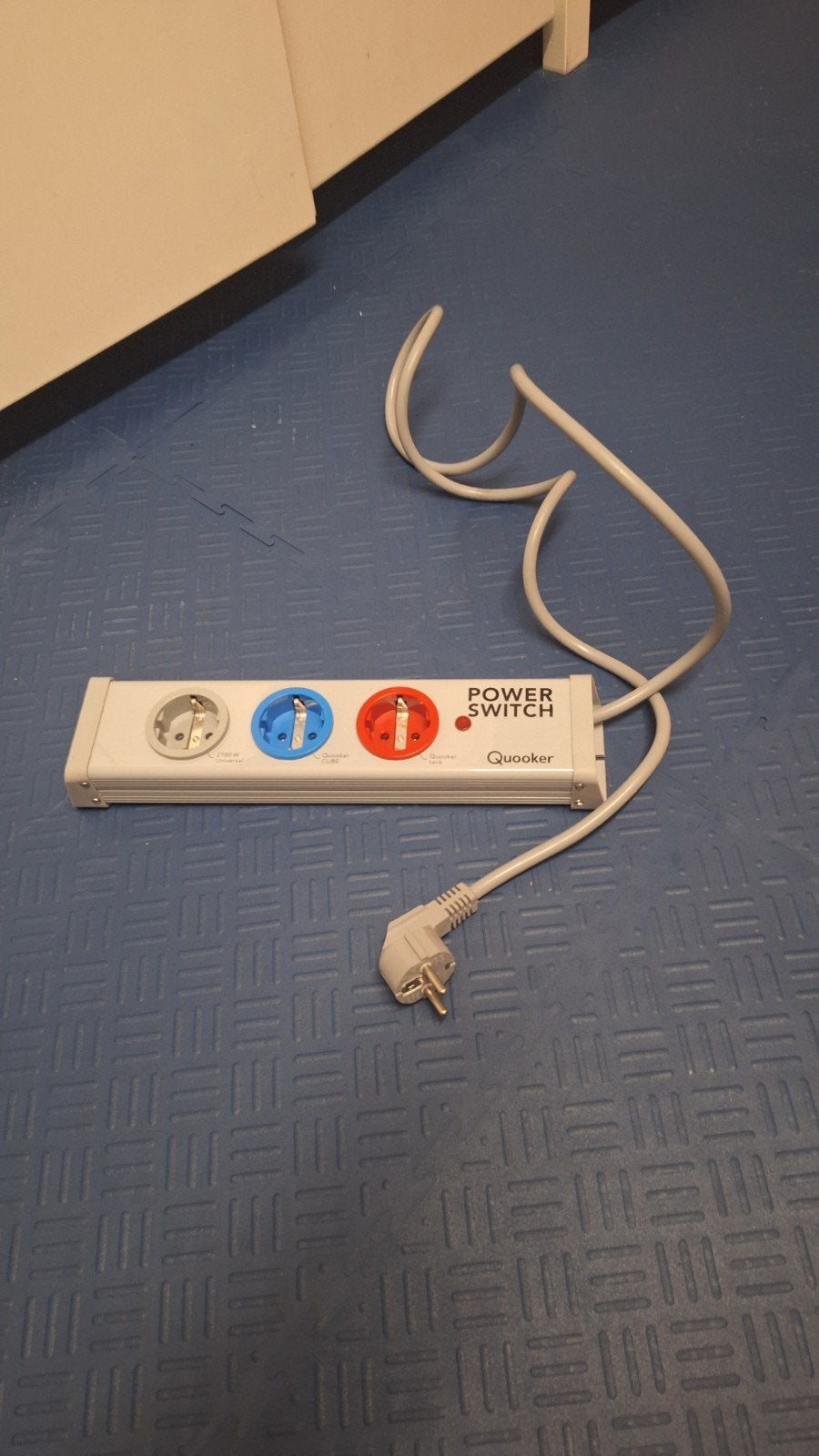 Quooker Power Switch Stekkerdoos met 3 stopcontacten, Doe-het-zelf en Verbouw, Elektra en Kabels, Ophalen of Verzenden, Gebruikt