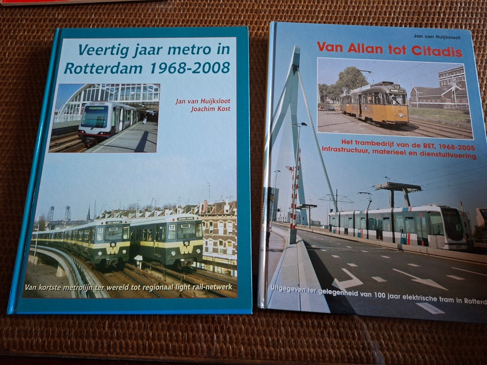 2 boeken Trams Metro RET RTM, Verzamelen, Ophalen of Verzenden, Trein, Boek of Tijdschrift
