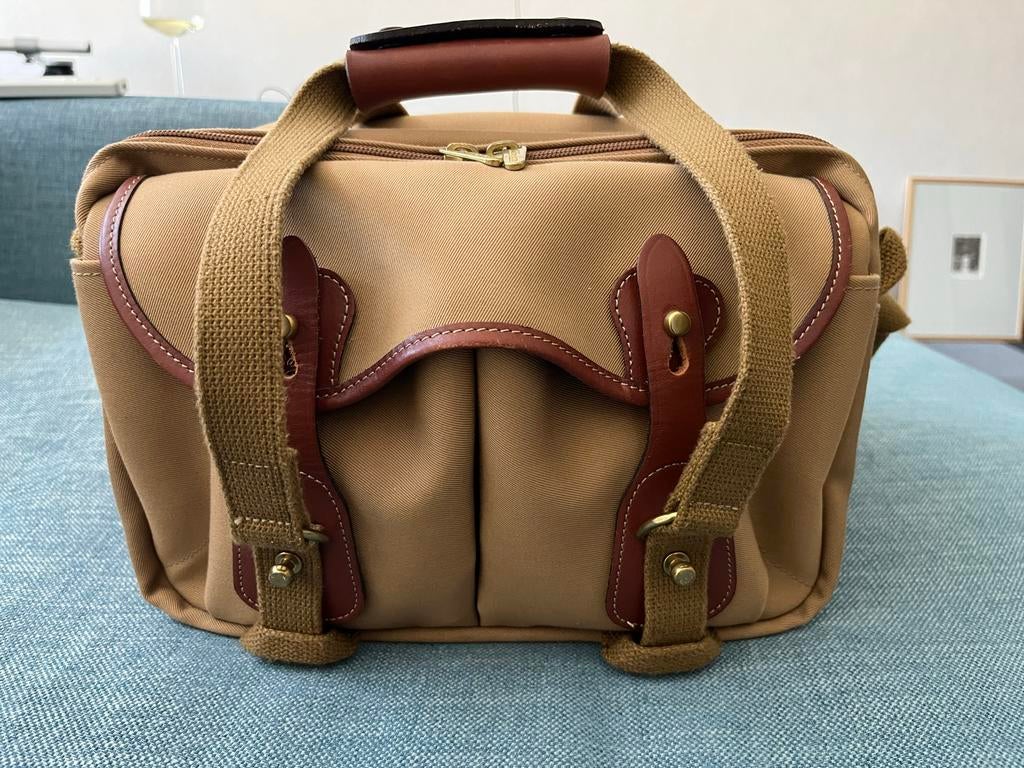 Billingham fototas khaki/tan - met draaggordel voor rugzak, Ophalen of Verzenden, Gebruikt, Schoudertas, Overige merken