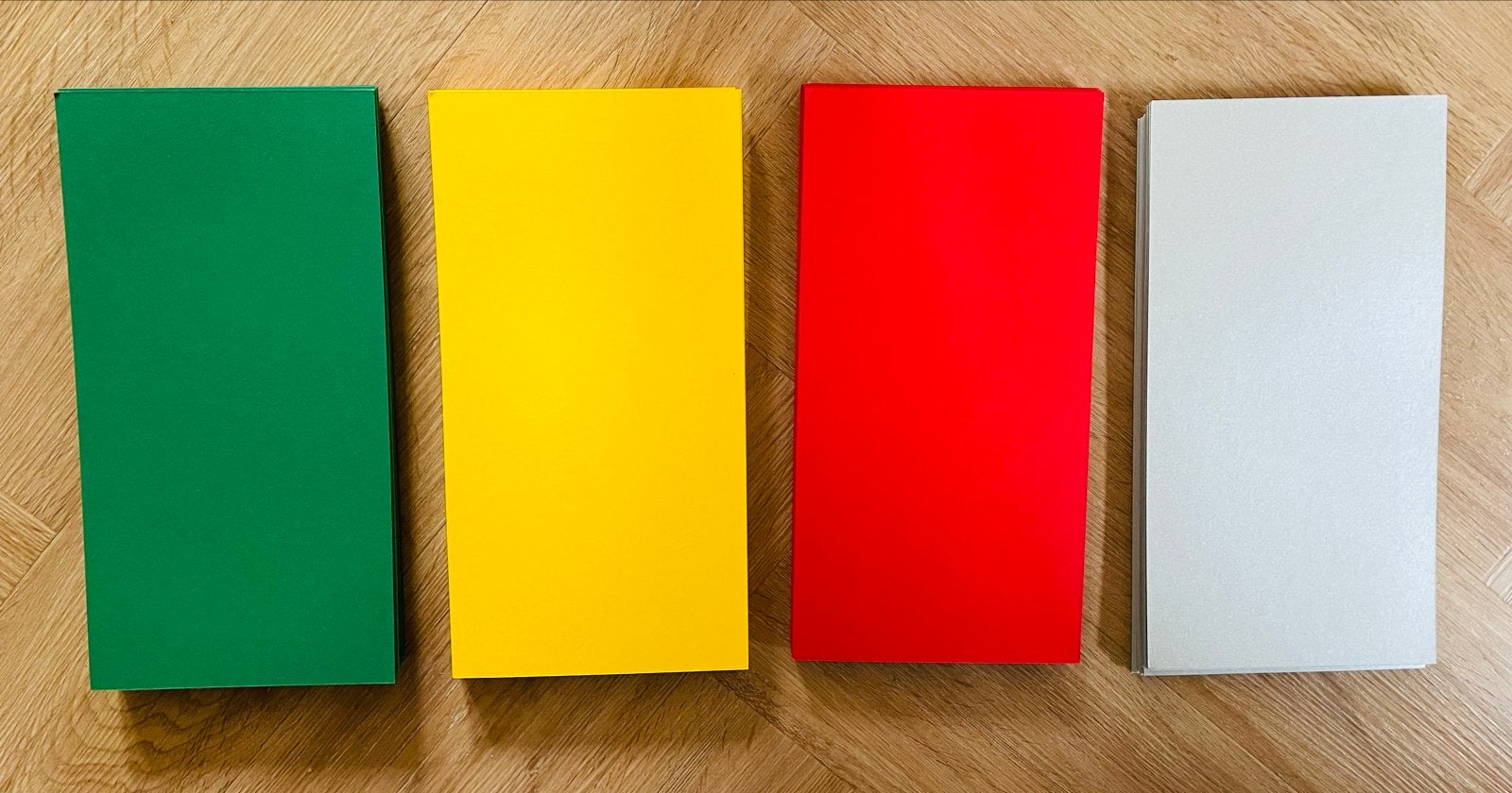 Gekleurd karton voor kaarten, Hobby en Vrije tijd, Kaarten | Zelf maken, Ophalen of Verzenden, Zo goed als nieuw, Overige thema's