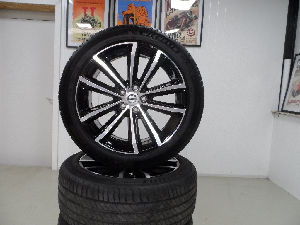 18 inch Volvo V60 origineel zomerbanden set in nieuwstaat, 18 inch, Gebruikt, Banden en Velgen, Ophalen of Verzenden
