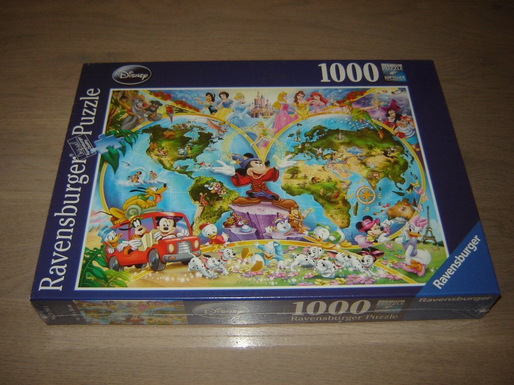 Puzzel Ravensburger DISNEY'S WERELDKAART 1000 st. NIEUW !, Hobby en Vrije tijd, Denksport en Puzzels, Ophalen of Verzenden, 500 t/m 1500 stukjes