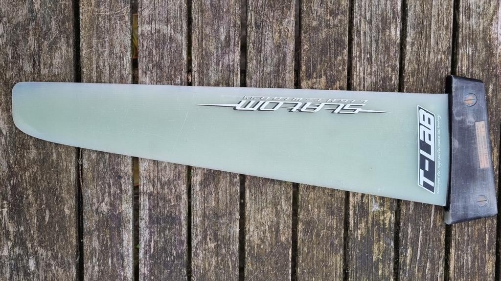 Tabou T-Lab 44cm slalomvin tuttlebox, Watersport en Boten, Windsurfen, Ophalen of Verzenden, Plank
