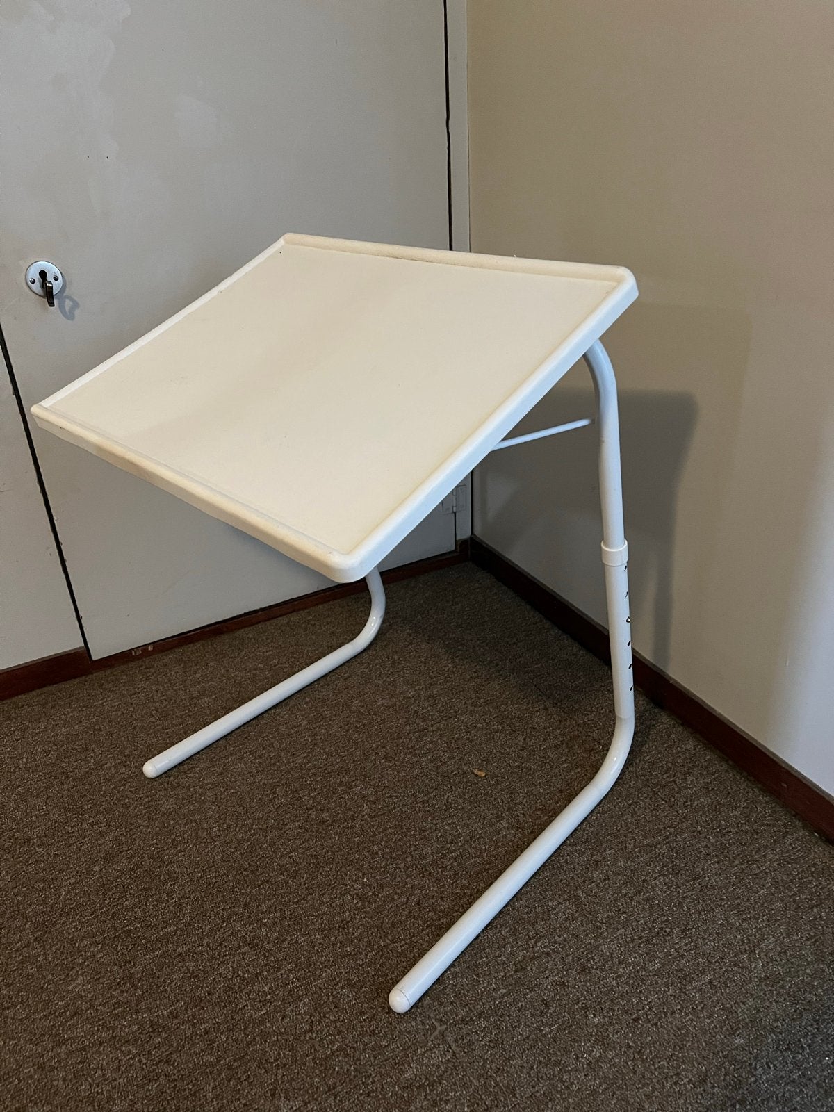 Verstelbare bijzettafel/laptoptafel - Wit, Ophalen, Minder dan 55 cm, Gebruikt, Metaal of Aluminium