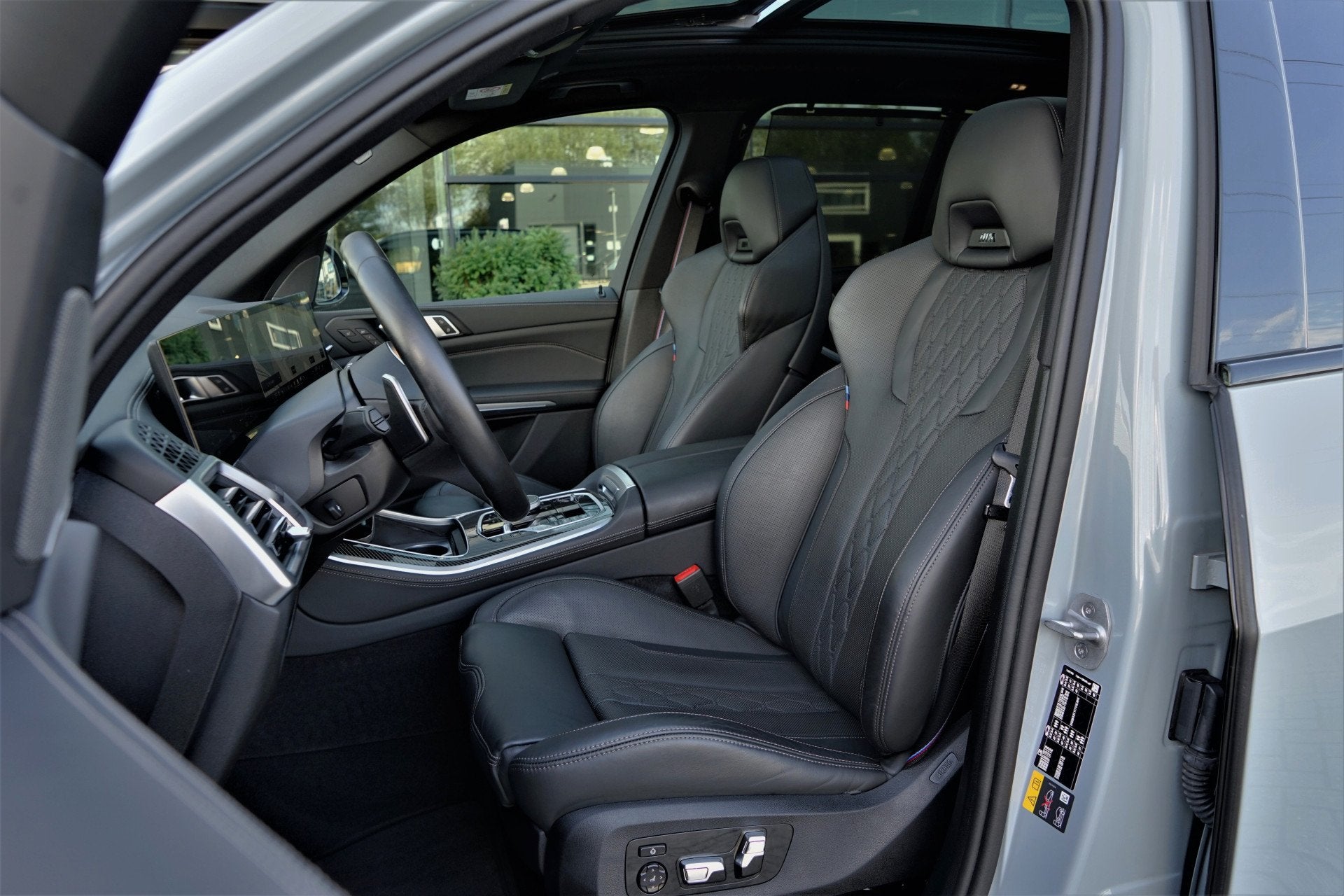 BMW X5 xDrive50e M-sport M-seats SkyLounge Massage Trekhaak, Dealer onderhouden, Gebruikt, 2395 kg, Bedrijf
