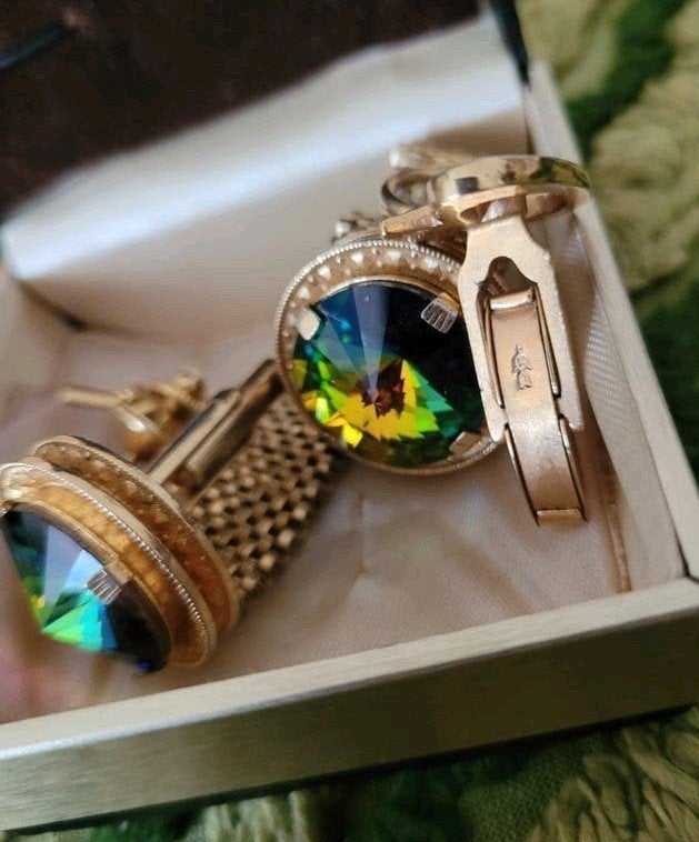 Vintage goud Manchetknopen dasspeld Rivoli Aurora Borealis, Ophalen of Verzenden, Gebruikt, Glas of Kristal