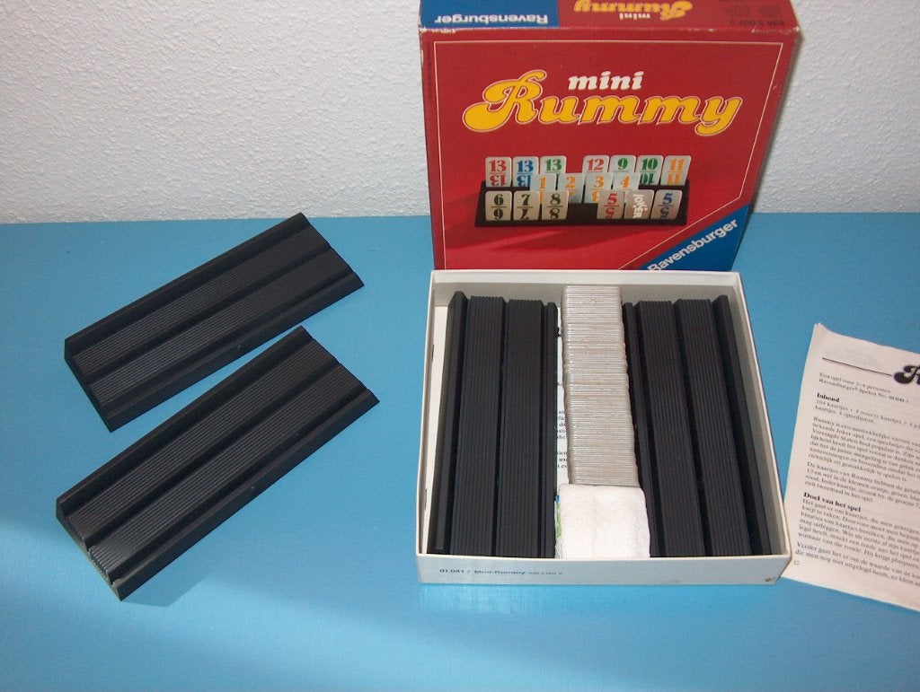 I.Z.G.S. rummikub RUMMY kartonnen kaartjes 2 zijdig COMPLEET, Gebruikt, Ophalen of Verzenden, Ravensburger, Een of twee spelers