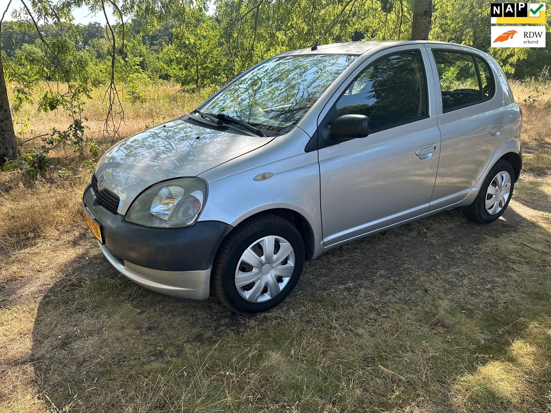 Toyota Yaris 1.0-16V VVT-i YORIN apk t/m 12-08-2027, Voorwielaandrijving, Gebruikt, 31 €/maand, 4 cilinders