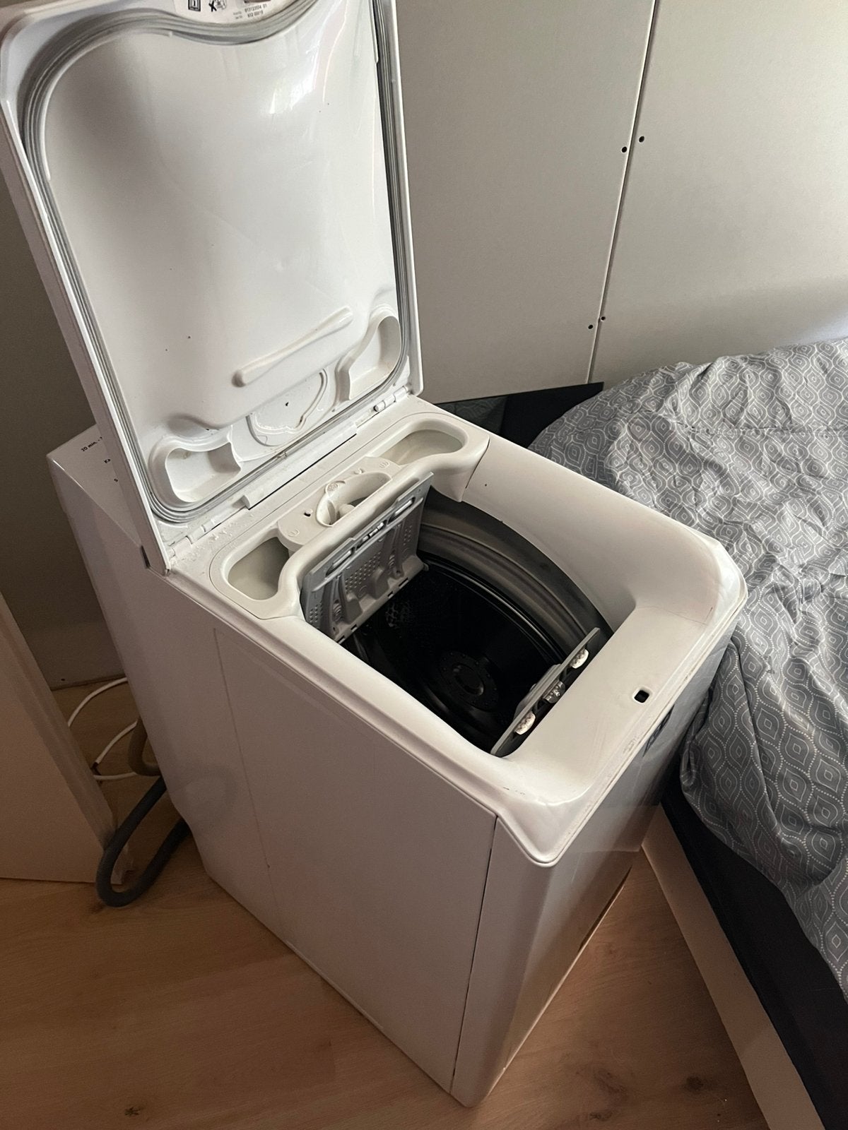 Wasmachine AEG bovenlader, Ophalen, 1200 tot 1600 toeren, Gebruikt, 4 tot 6 kg