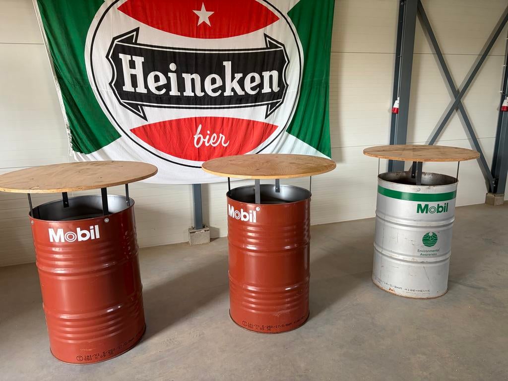 Bartafels / biertafels van Mobil olievaten, Ophalen, Gebruikt