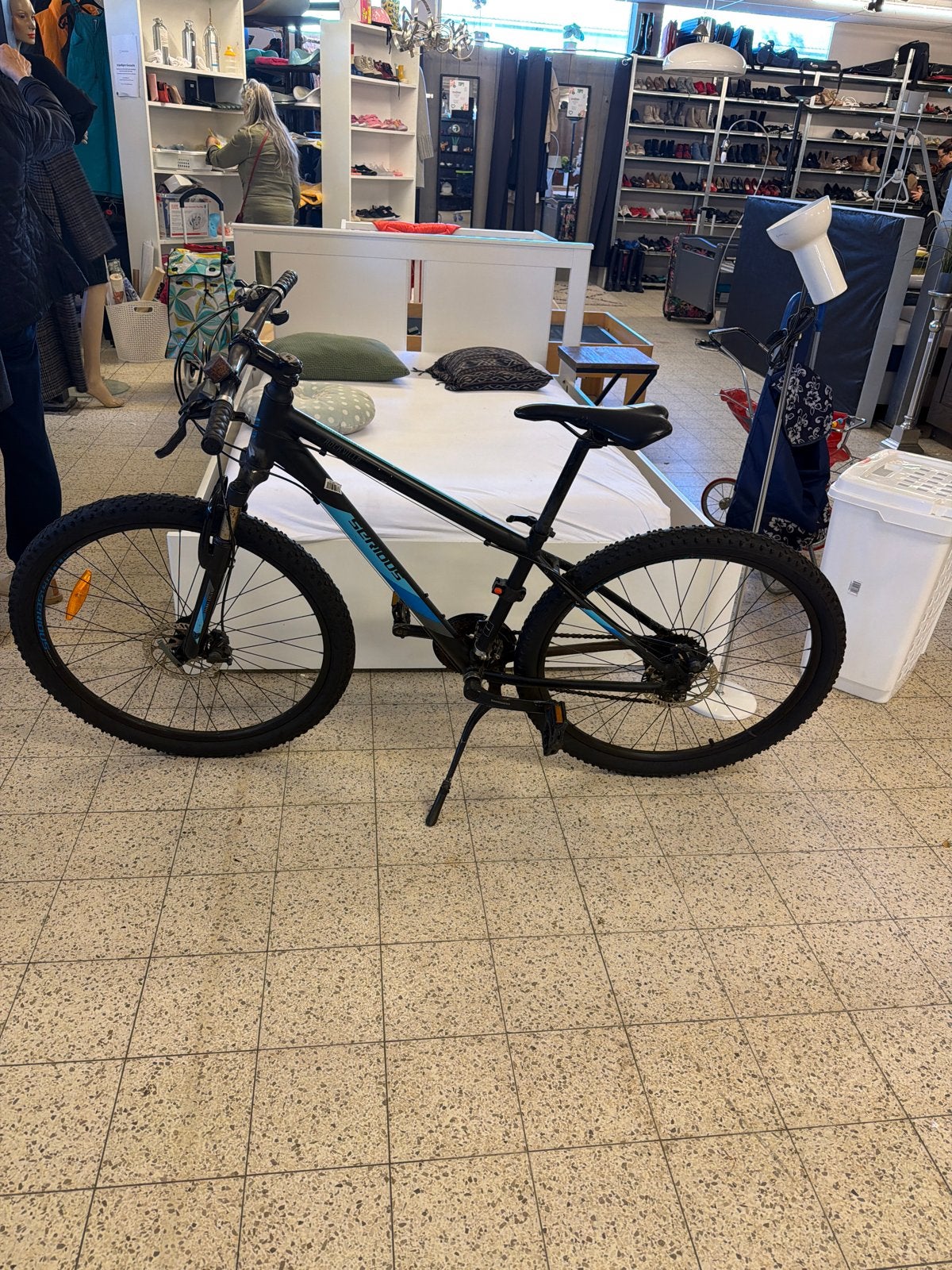 Zwarte mountainbike met blauwe accenten - Zo goed als nieuw, Overige merken, Serious cycles Global, Hardtail, Heren