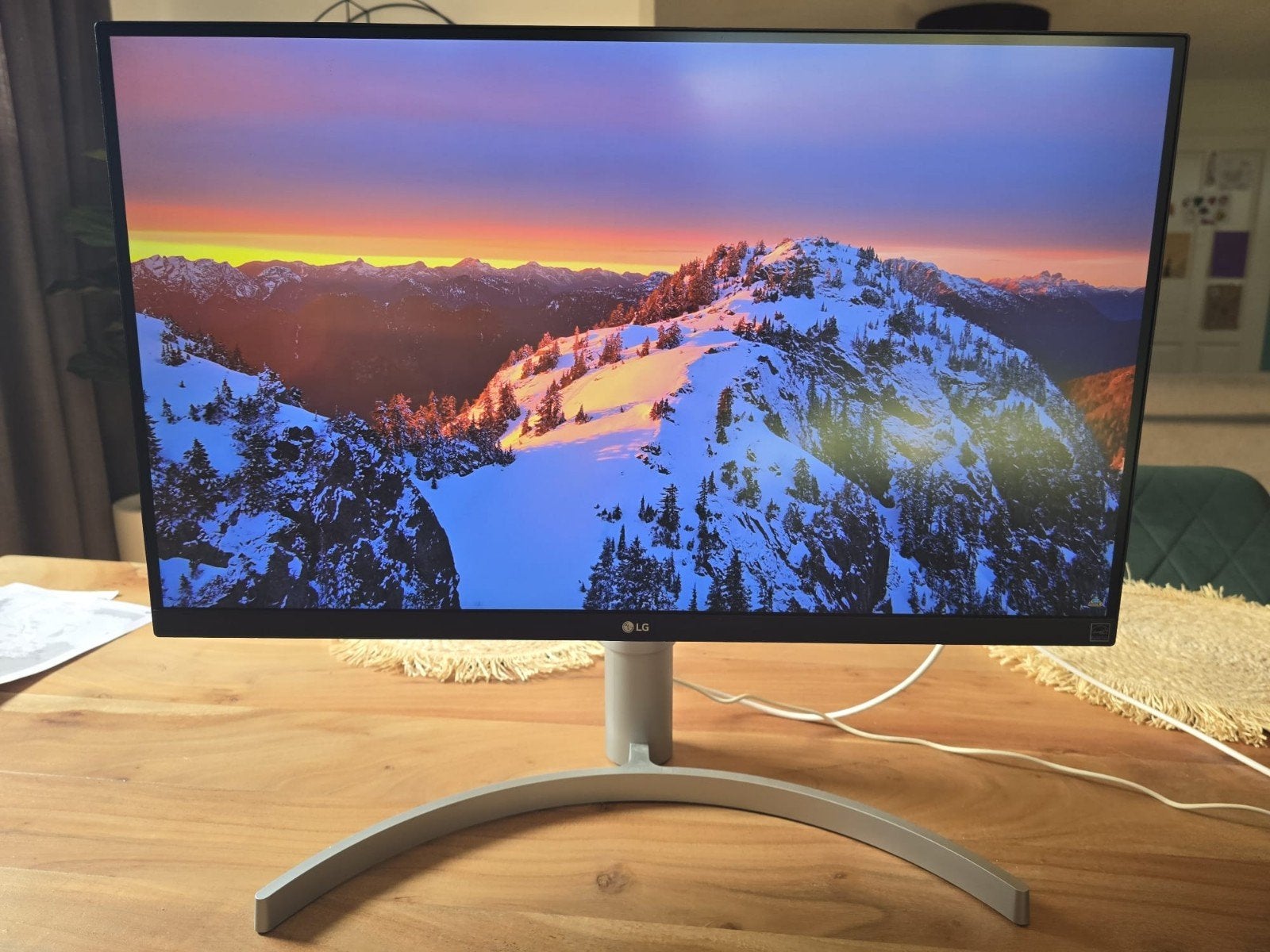 LG beeldscherm 27 inch, Ophalen, 50 Hz, Zo goed als nieuw, 100 cm of meer