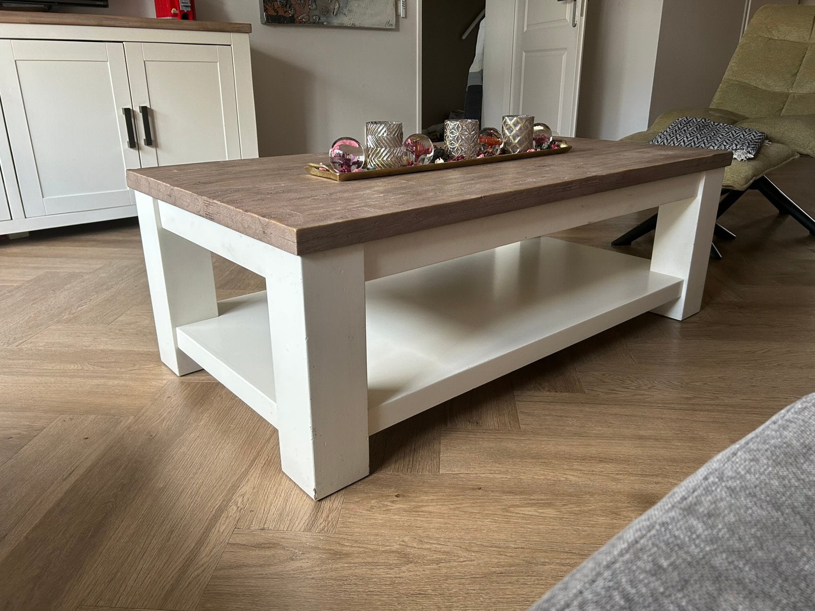 Lizzano Salon tafel, Ophalen