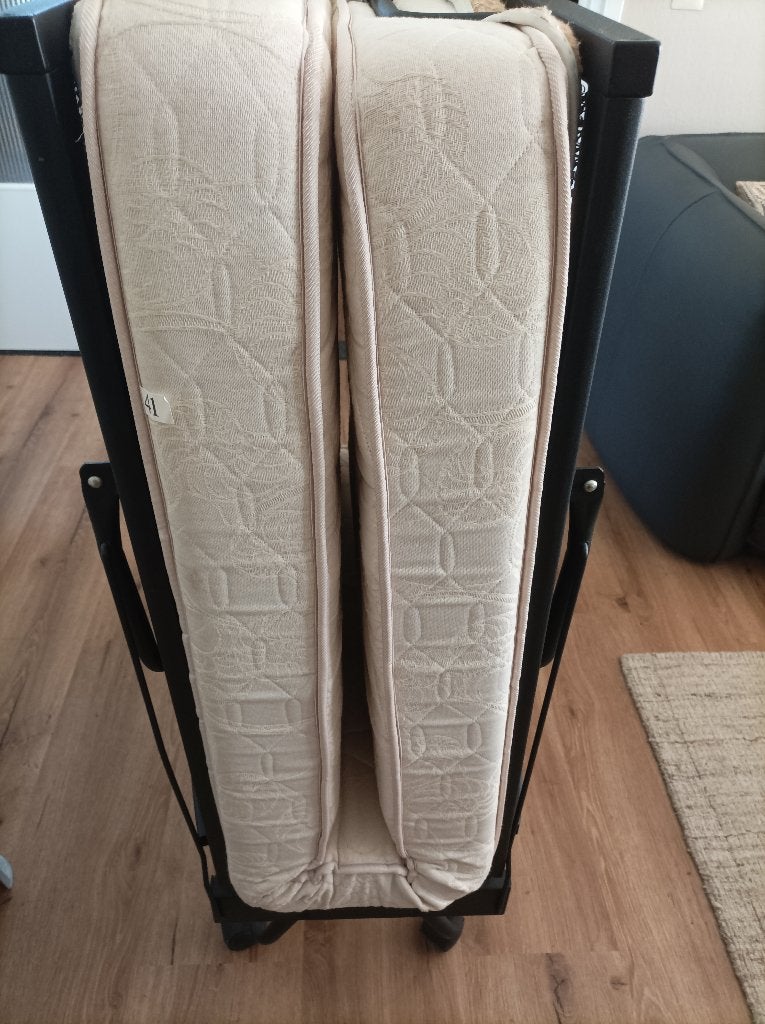 logeerbed met spiraalbodem, Eenpersoons, Ophalen of Verzenden, Zo goed als nieuw, 80 cm