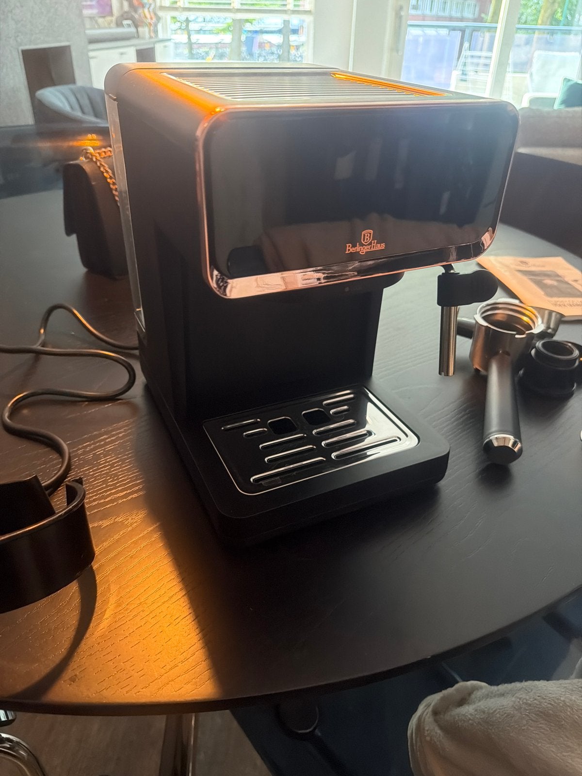 Berlinger Haus Espresso Machine -  nieuw uit de doos, Afneembaar waterreservoir, Espresso apparaat, Nieuw, Gemalen koffie