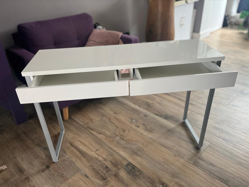 Modern strakke witte hoogglans sidetable met lades, Huis en Inrichting, Tafels | Sidetables, Ophalen, Gebruikt, 100 tot 150 cm