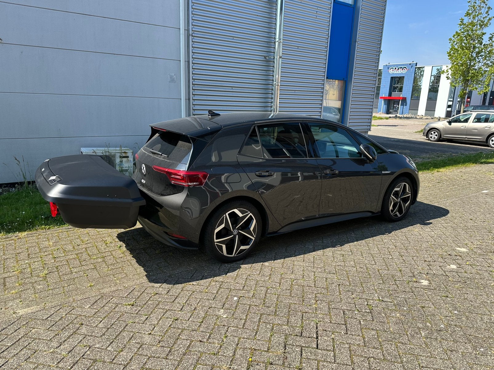 Te Huur - Thule Arcos L - Trekhaakhoffer, Ophalen, Nieuw