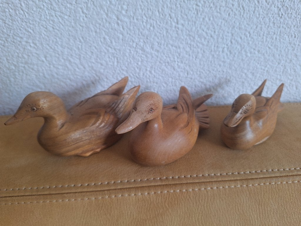 Prachtige set van drie handgesneden houten eenden, Ophalen, Zo goed als nieuw, Dier