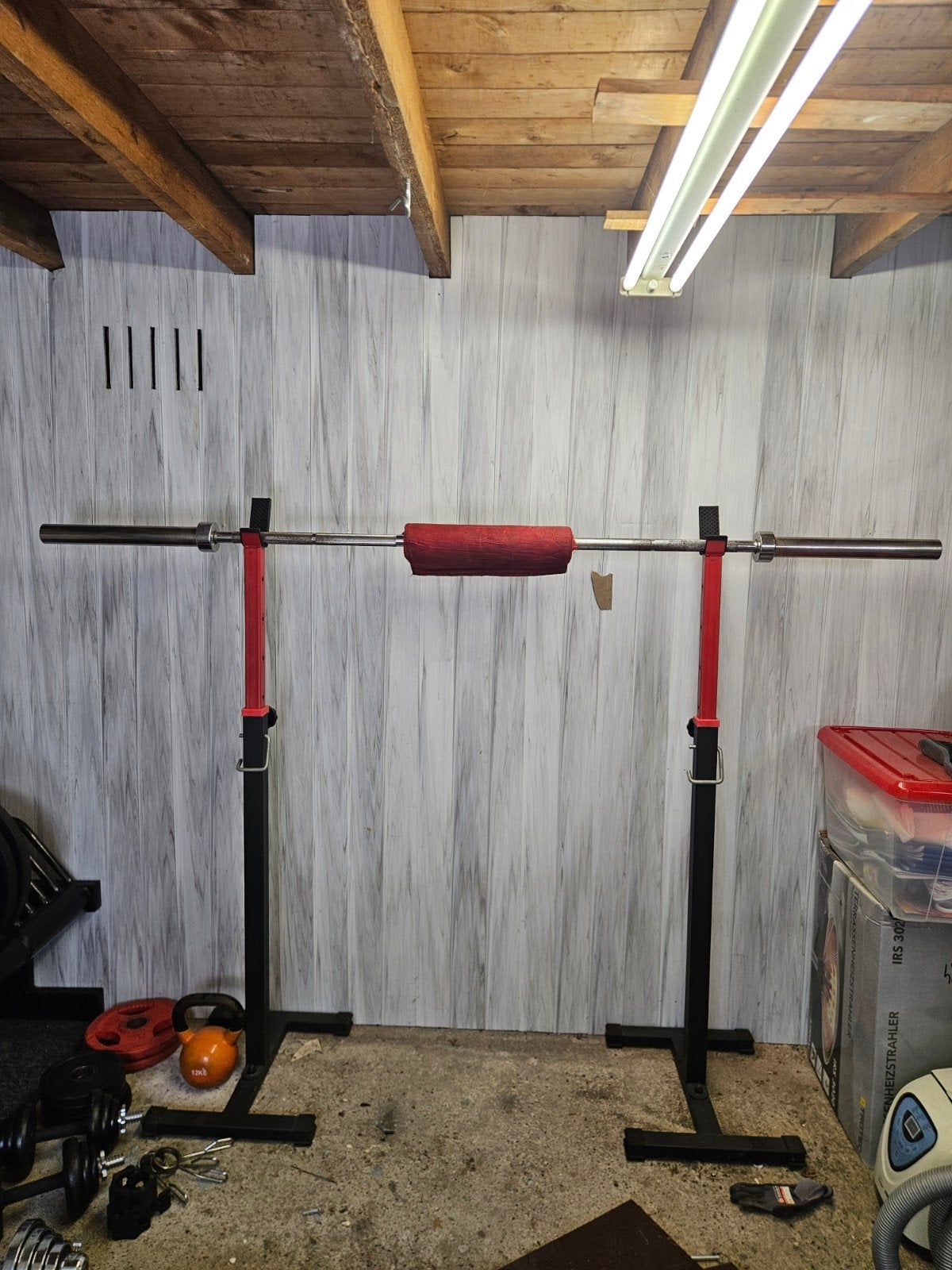 Halter rack + barbell, 80kg aan halterschijven en meer.p, Ophalen, Krachtstation