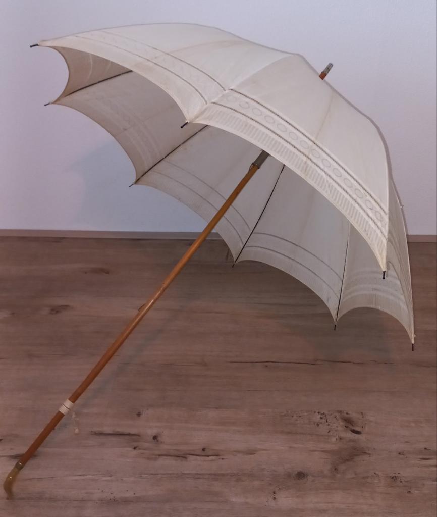 Vintage Parasol met Houten Steel en Gebogen Handvat, Ophalen of Verzenden