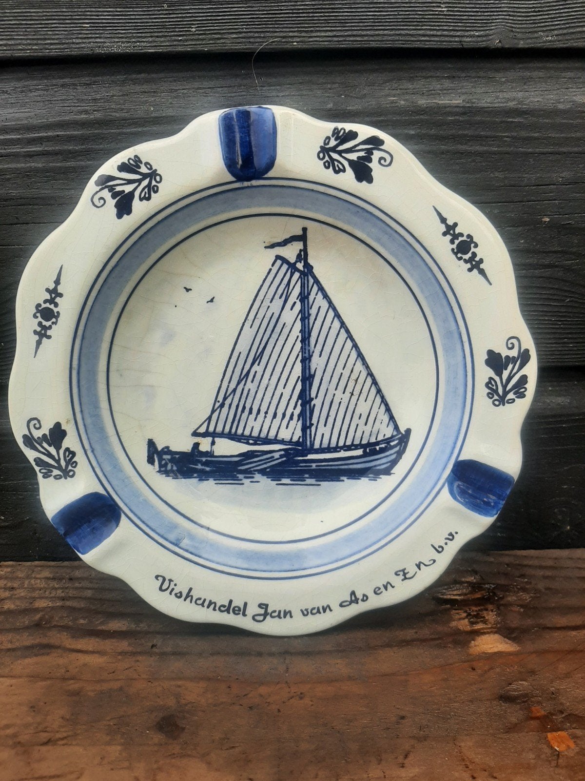 Delfts Blauw Asbak - Vishandel Jan van As - (Huizer Botter), Verzamelen, Ophalen of Verzenden, Gebruikt, Asbak