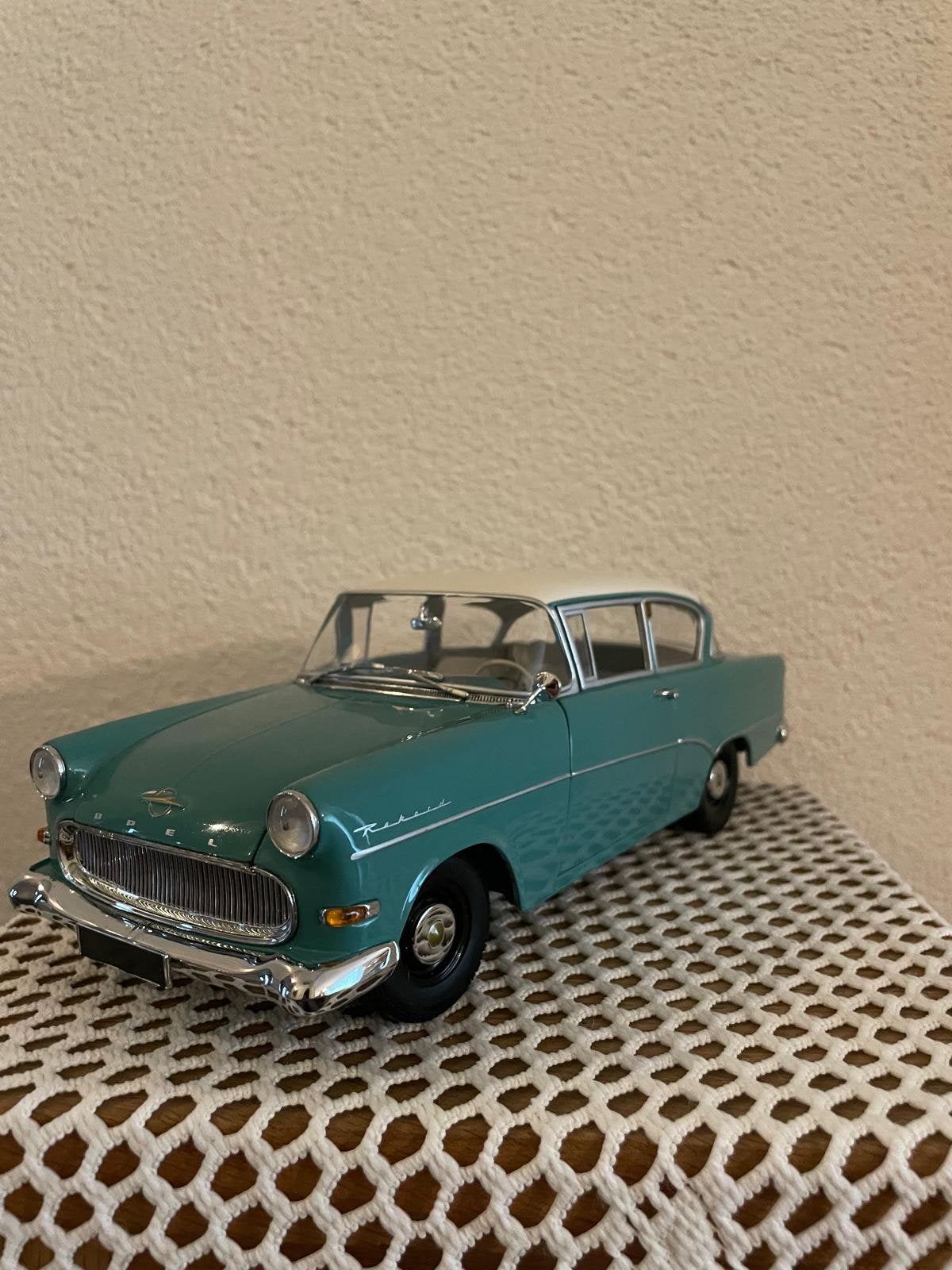 OPEL REKORD 1958 van MINICHAMP 1/18, Ophalen of Verzenden, Zo goed als nieuw