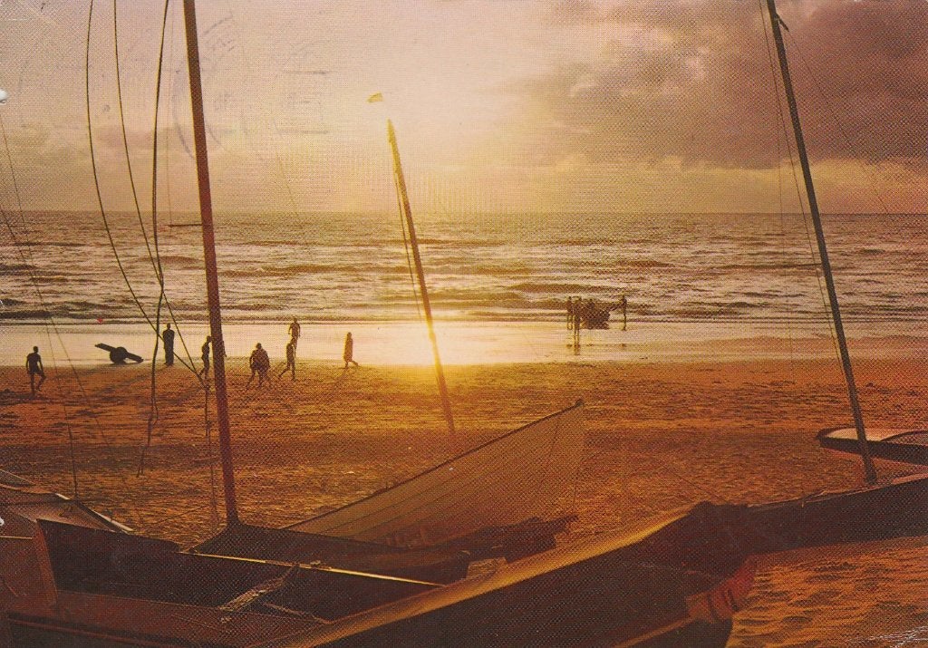 P048 ansichtkaart mooie strandfoto ondergaande zon, Ophalen of Verzenden, 1960 tot 1980, Gelopen, Natuur
