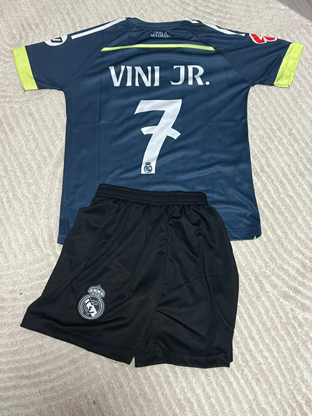 Voetbaltenue Vini Jr. 2026 - Real madrid, Sport en Fitness, Voetbal, Maat XS of kleiner, Ophalen of Verzenden, Nieuw, Set