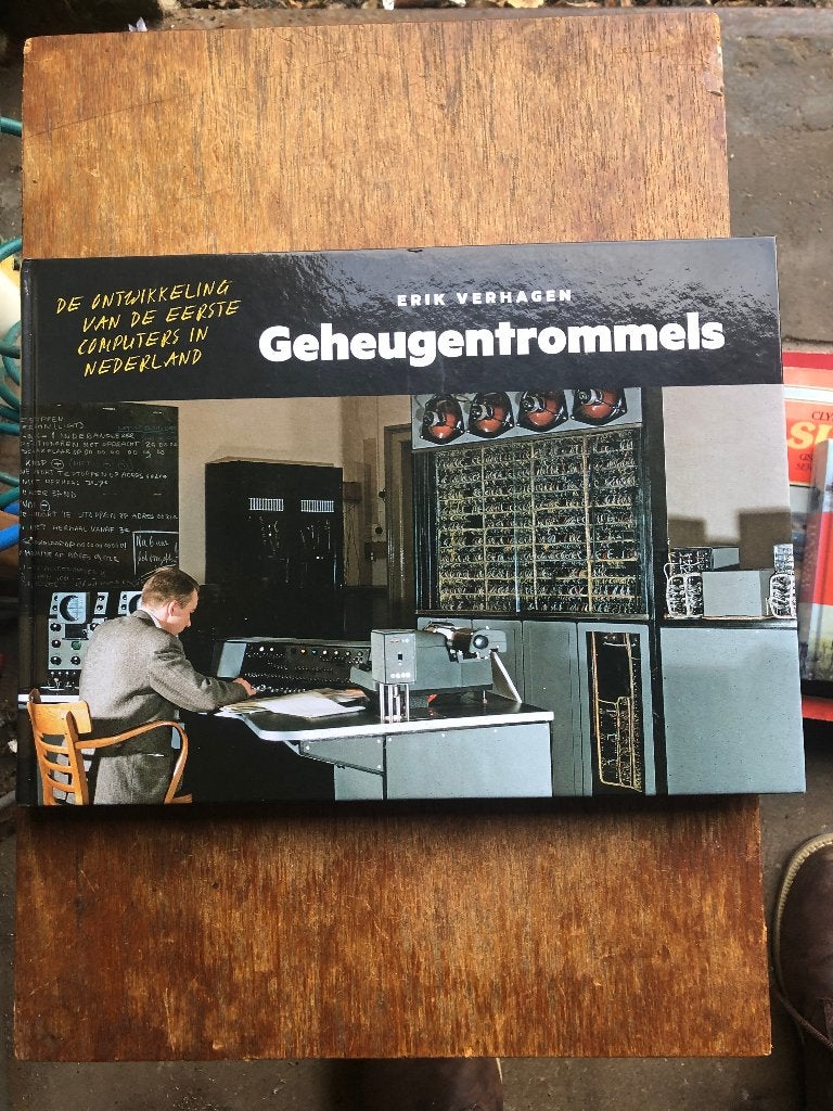 Geheugentrommels ; boek over geschiedenis Computers, Ophalen of Verzenden, Zo goed als nieuw, Hardware, Erik Verhagen