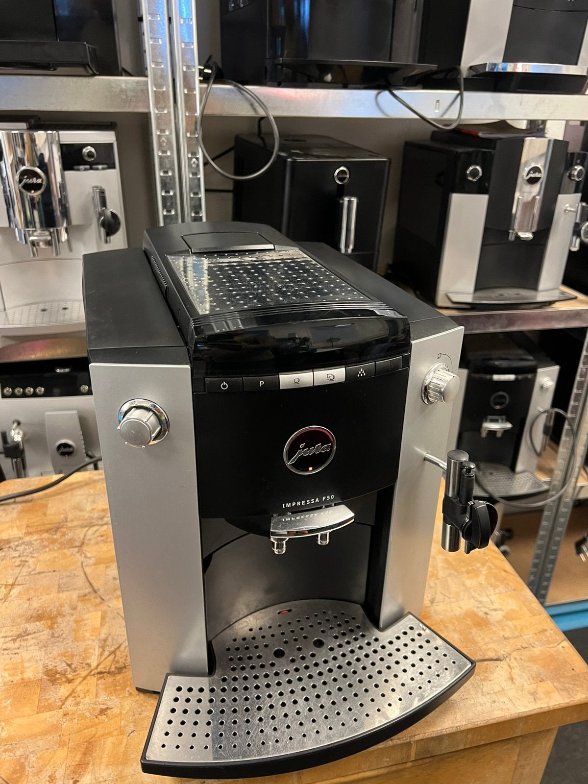 Jura f 50, Witgoed en Apparatuur, Kundendienst@jura.com, 10 kopjes of meer, Koffiemachine, Ophalen of Verzenden