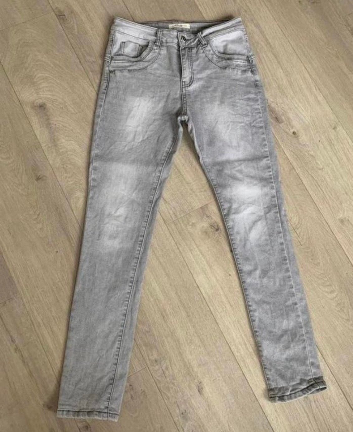 Sweet Jewellery lichtgrijze jeans met stretch, maat 36, Ophalen of Verzenden, Zo goed als nieuw, Grijs, W28 - W29 (confectie 36)