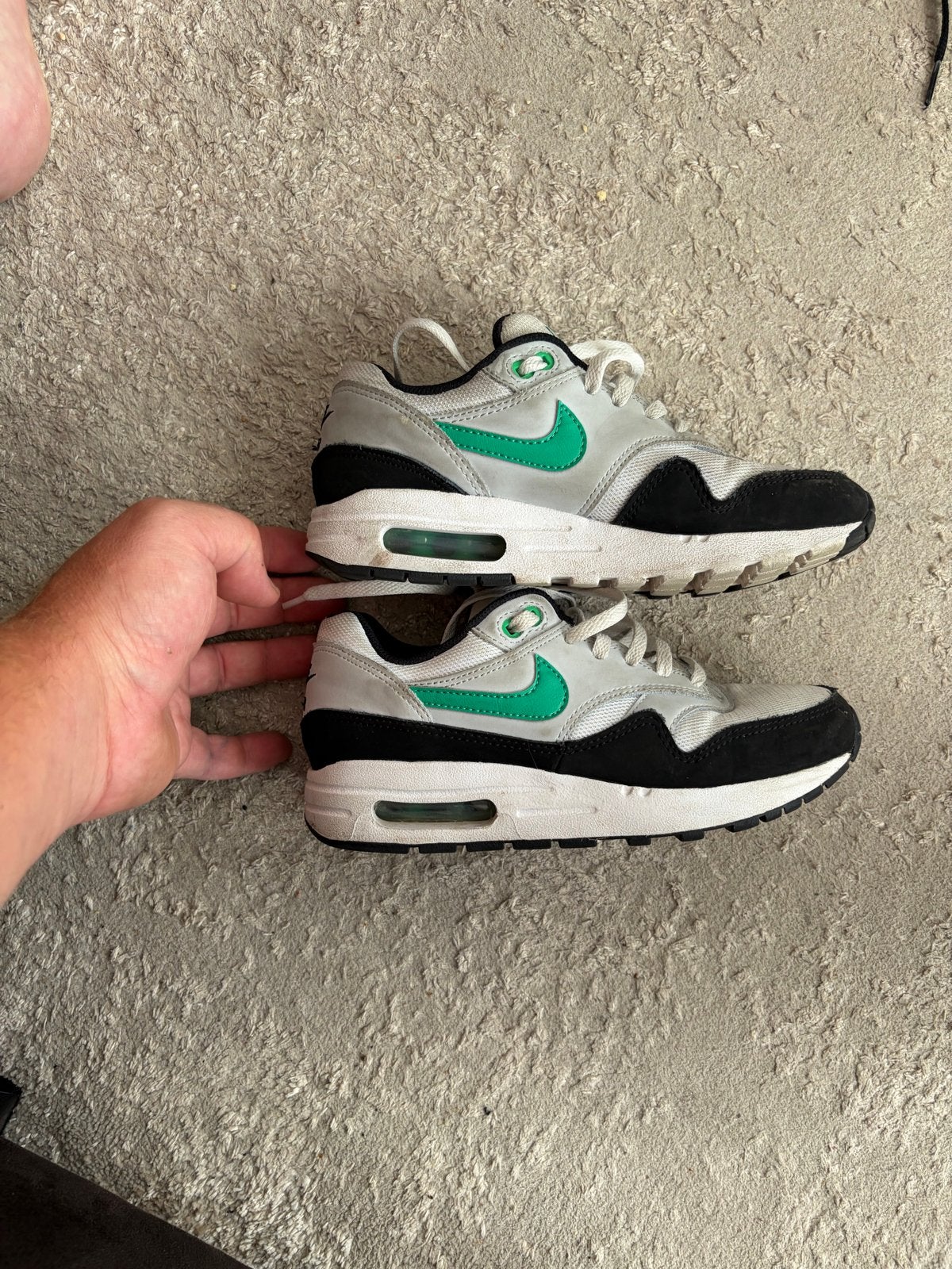 Nike Air Max 1 - Maat 35.5 - Gedragen maar prima staat, Kleding | Heren, Schoenen, Ophalen of Verzenden, Zo goed als nieuw