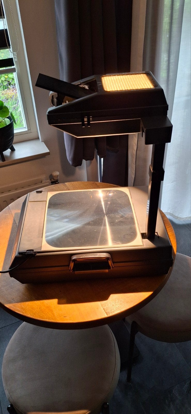 Vintage Overheadprojector - Draagbaar en Functioneel, Overige technologieën, Onbekend, Ophalen of Verzenden, Zo goed als nieuw