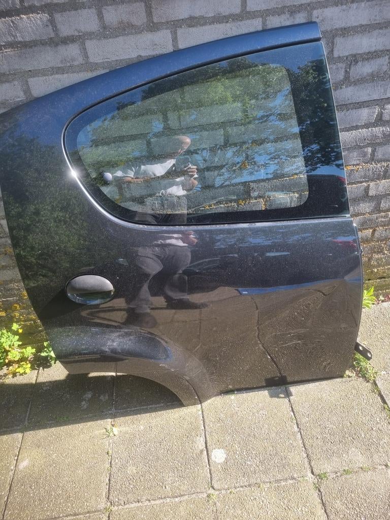 Peugeot 107 Achterportier Rechts met Raam (deuk in deur), Ophalen
