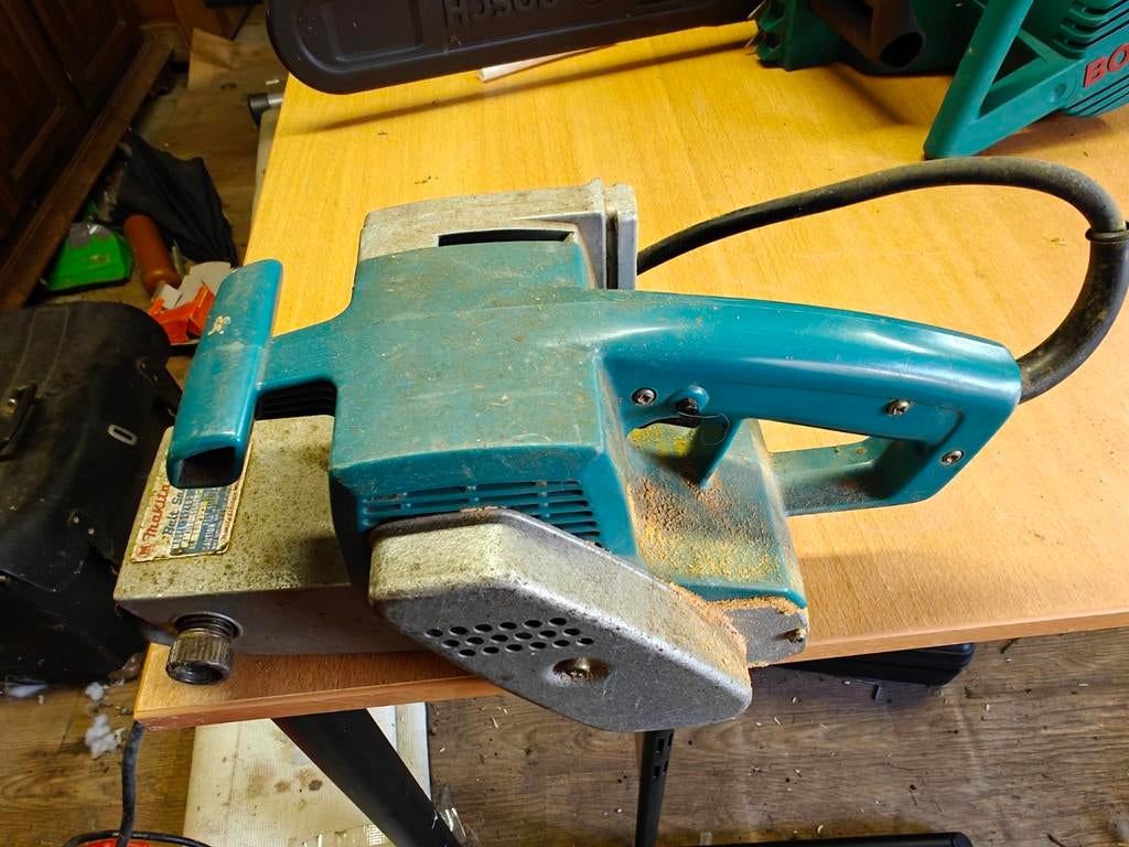 Makita Bandschuurmachine - Gebruikt, Ophalen, 600 tot 1200 watt, Bandschuurmachine