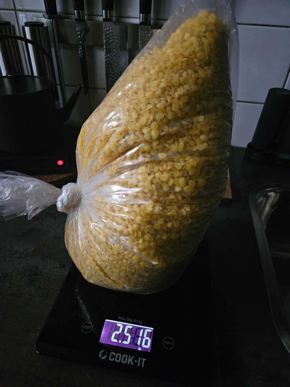 2.5 kilo zuivere gele bijenwas pastilles, Ophalen of Verzenden, Nieuw, Geel, Was