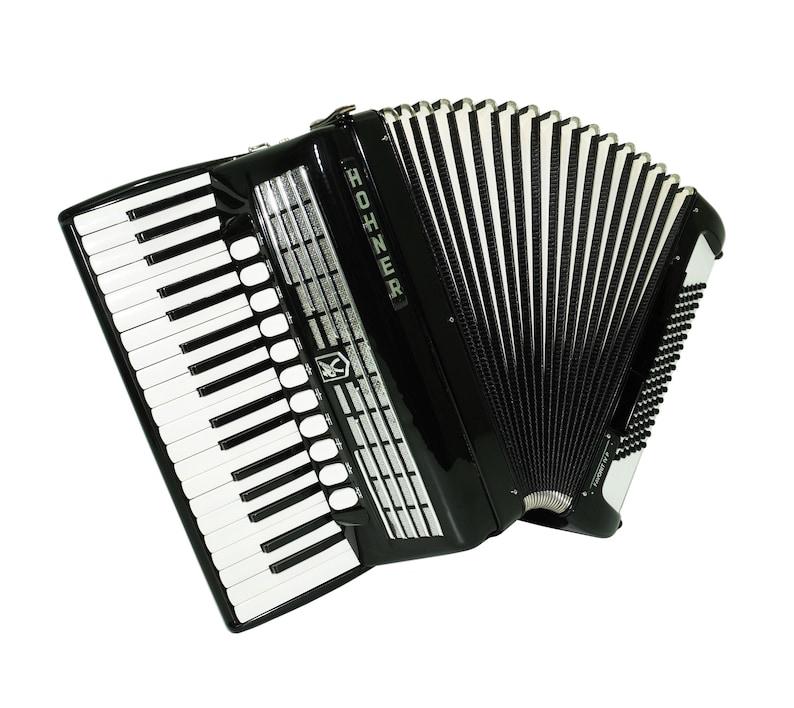 Gezocht: Toetsaccordeon vanaf 80 bas, goed werkend, Muziek en Instrumenten, Accordeons, Gebruikt, Toetsaccordeon, 80-bas, Hohner