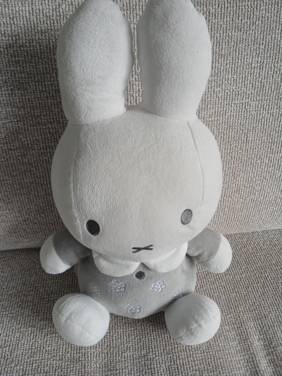 Nijntje knuffel grijs met bloemetjes nieuw, Overige merken, Grijs, Nijntje, Ophalen of Verzenden