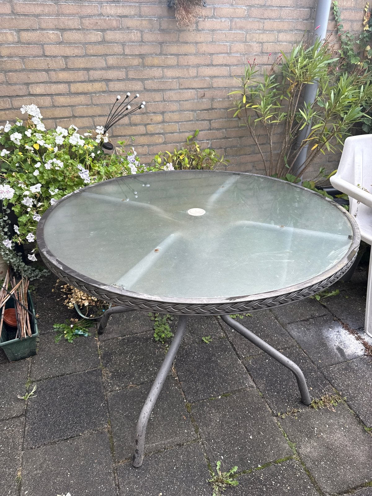 Metalen tuintafel met glazen blad - Ø 105 cm, Ophalen, Gebruikt, Rond, Metaal