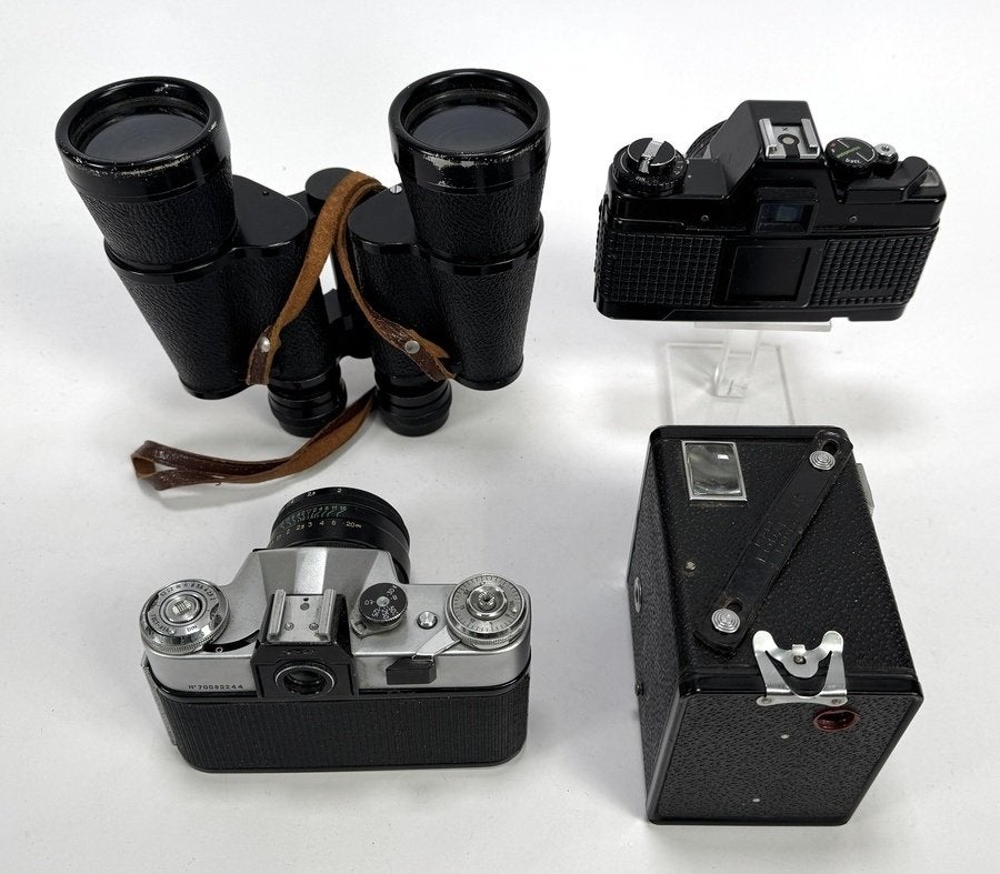 376. Camera's, verrekijker - Praktica, Kodak, Zenit, ca.1970, Ophalen