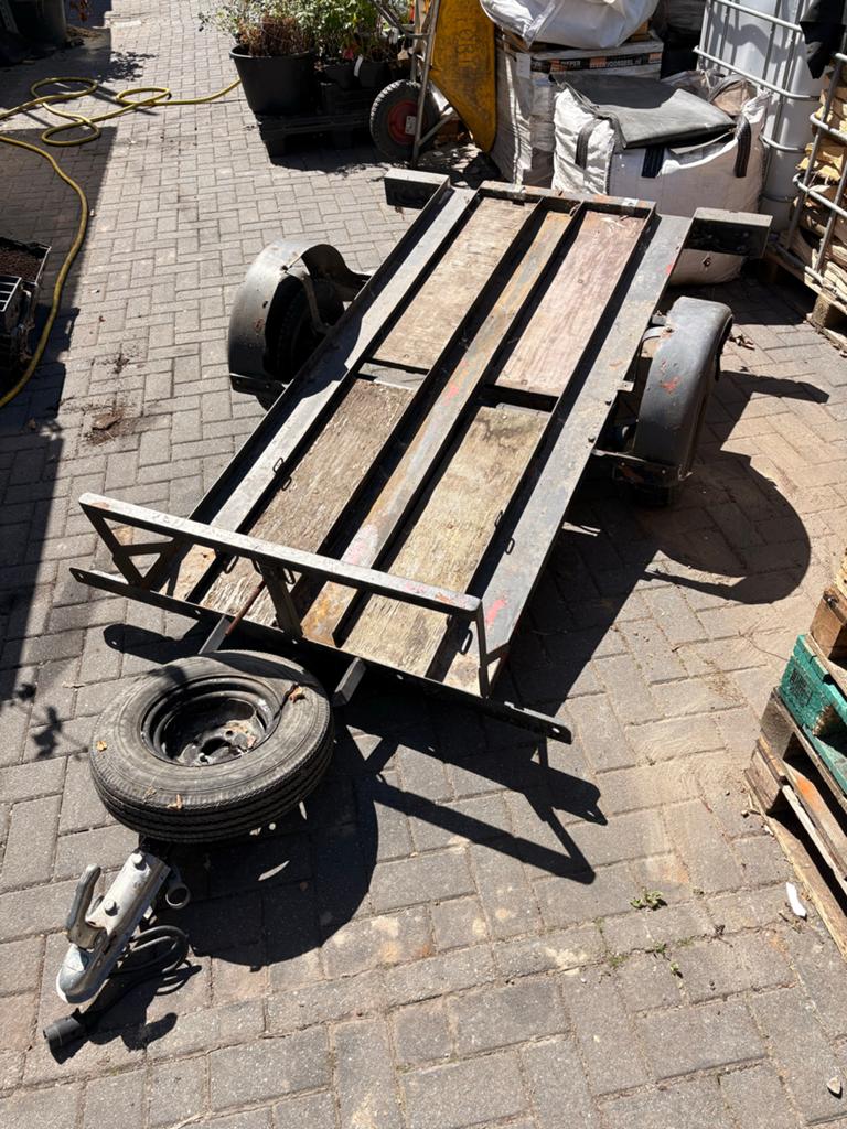 Motor aanhanger voor 3 motoren - Functioneel, Ophalen, Gebruikt
