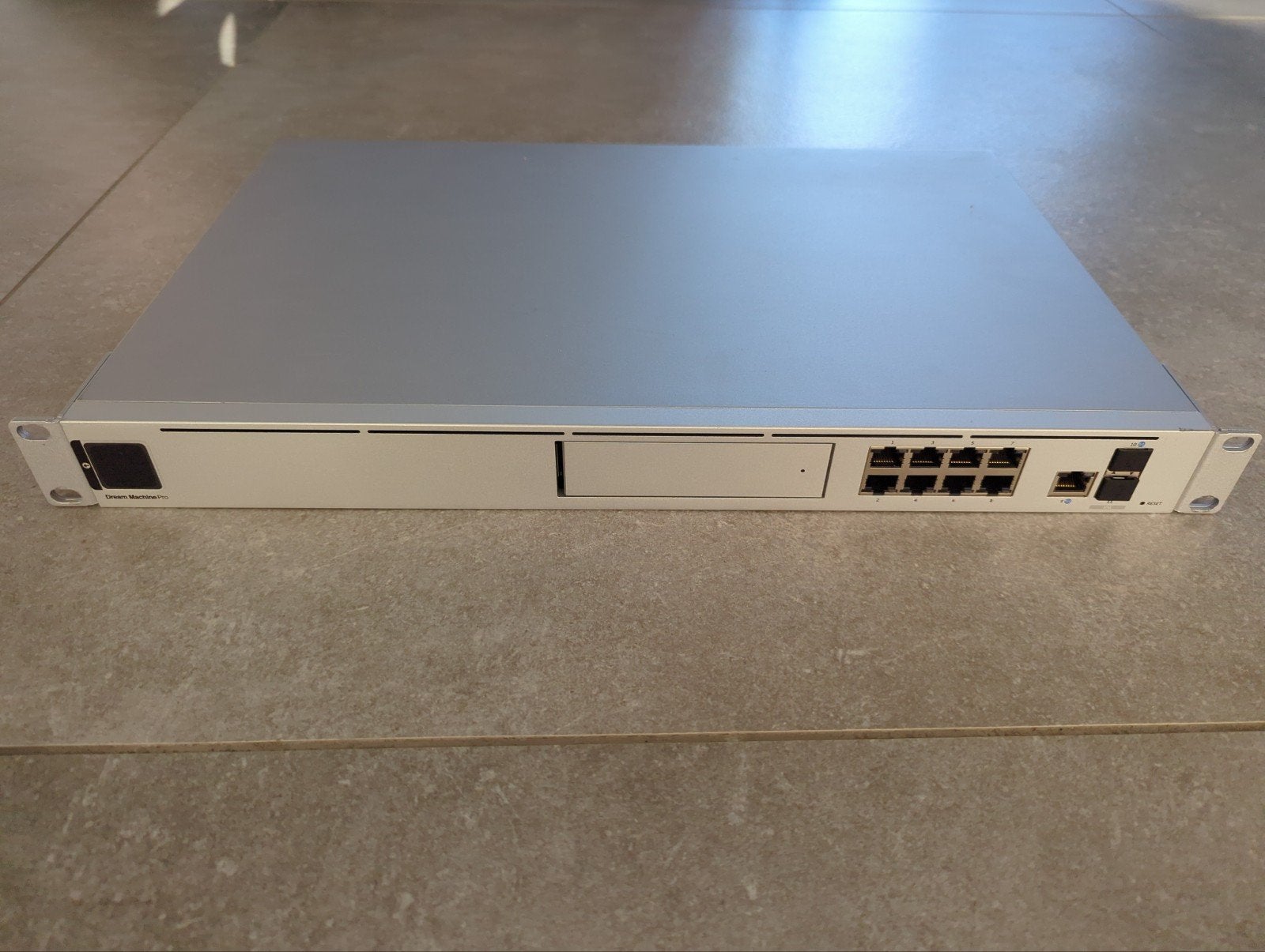 Ubiquiti UniFi Dream Machine Pro (UDM Pro), Ophalen of Verzenden, Zo goed als nieuw, Router, Ubiquiti