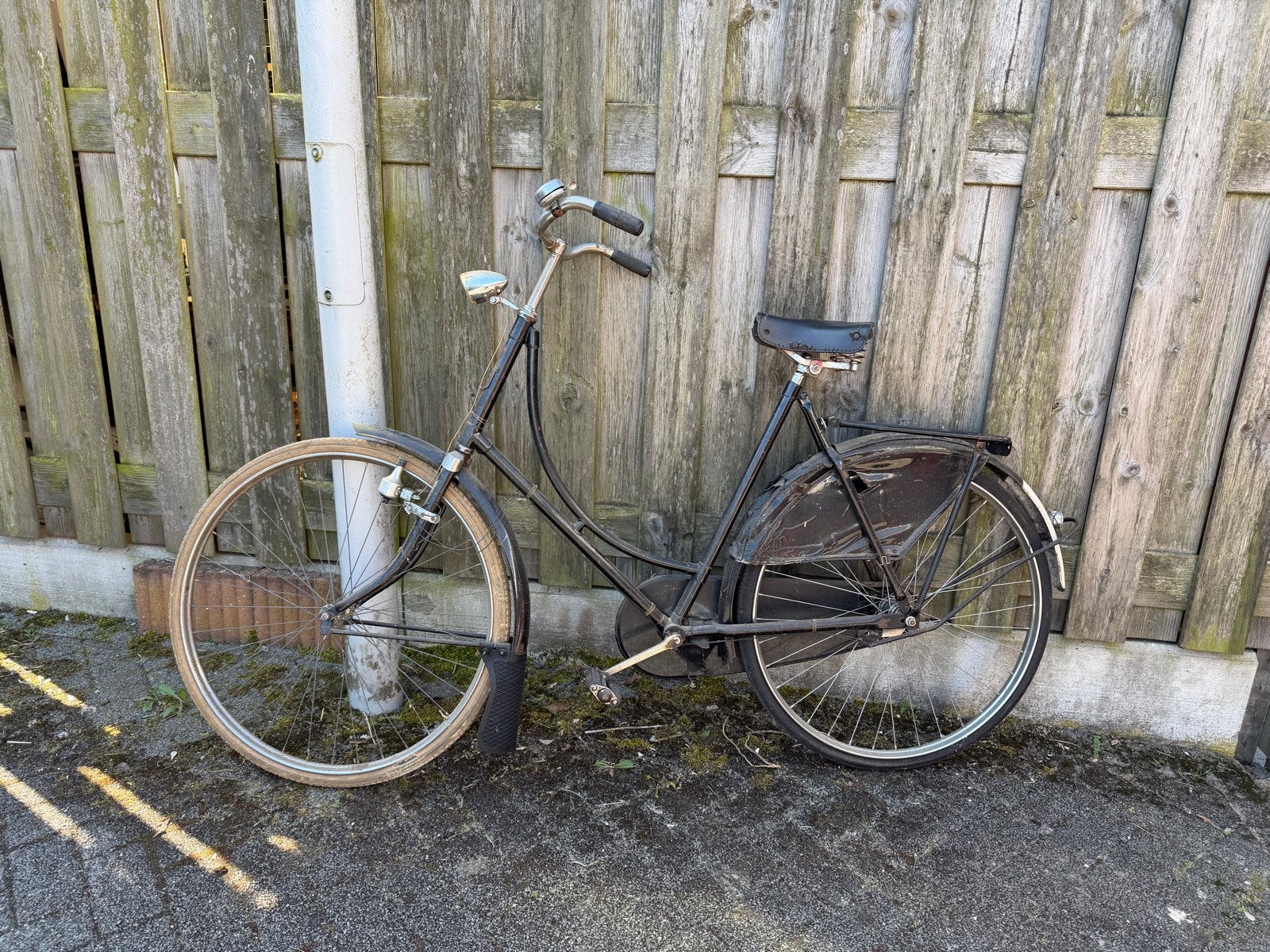 Oude Juncker omafiets - Klassieke fiets uit 1951, Fietsen en Brommers, 53 tot 56 cm, Ophalen, Gebruikt, Terugtraprem