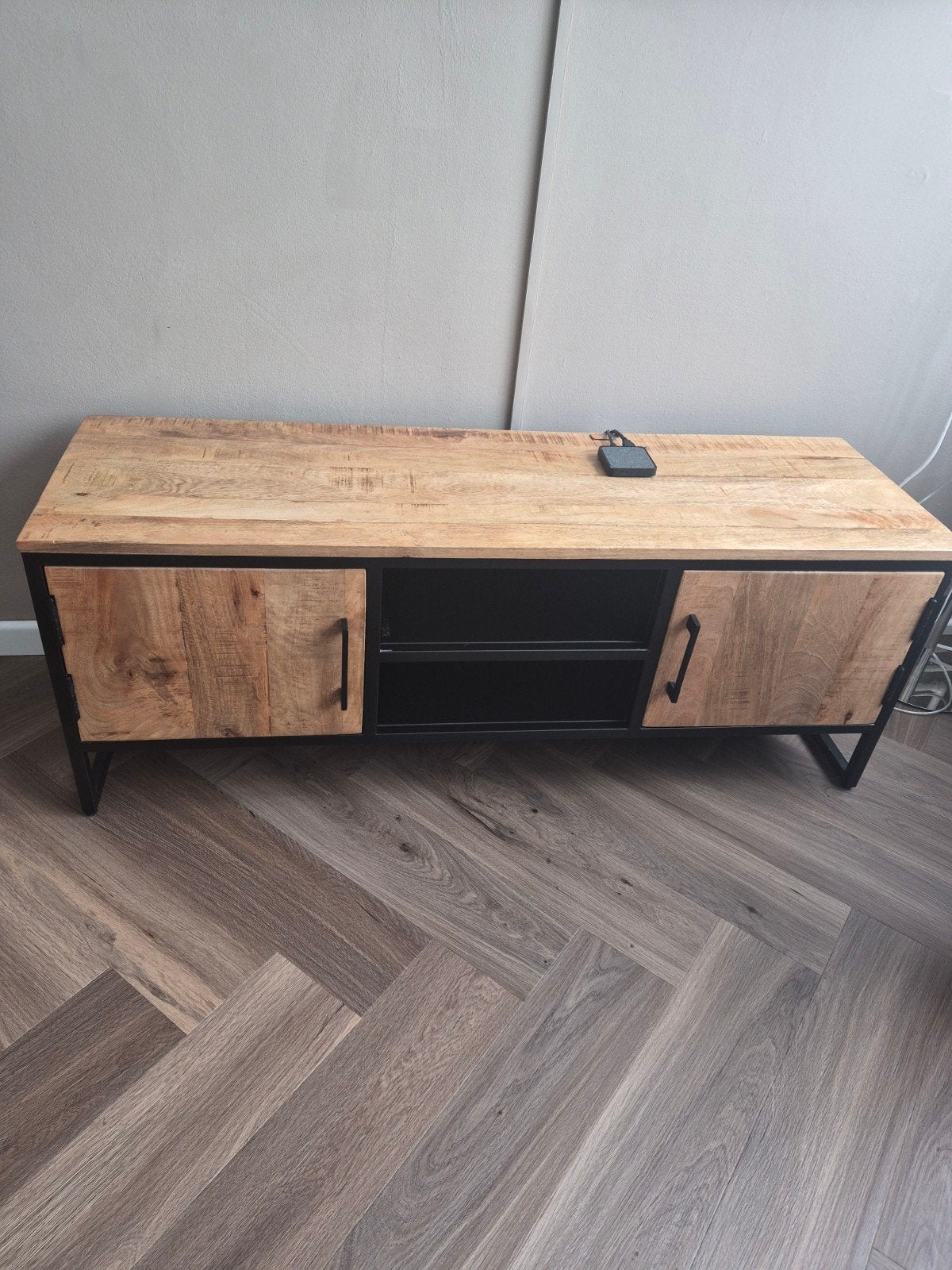 Te koop tv meubel van mango hout, Huis en Inrichting, Kasten | Televisiemeubels, Ophalen, 100 tot 150 cm, Nieuw, Minder dan 100 cm