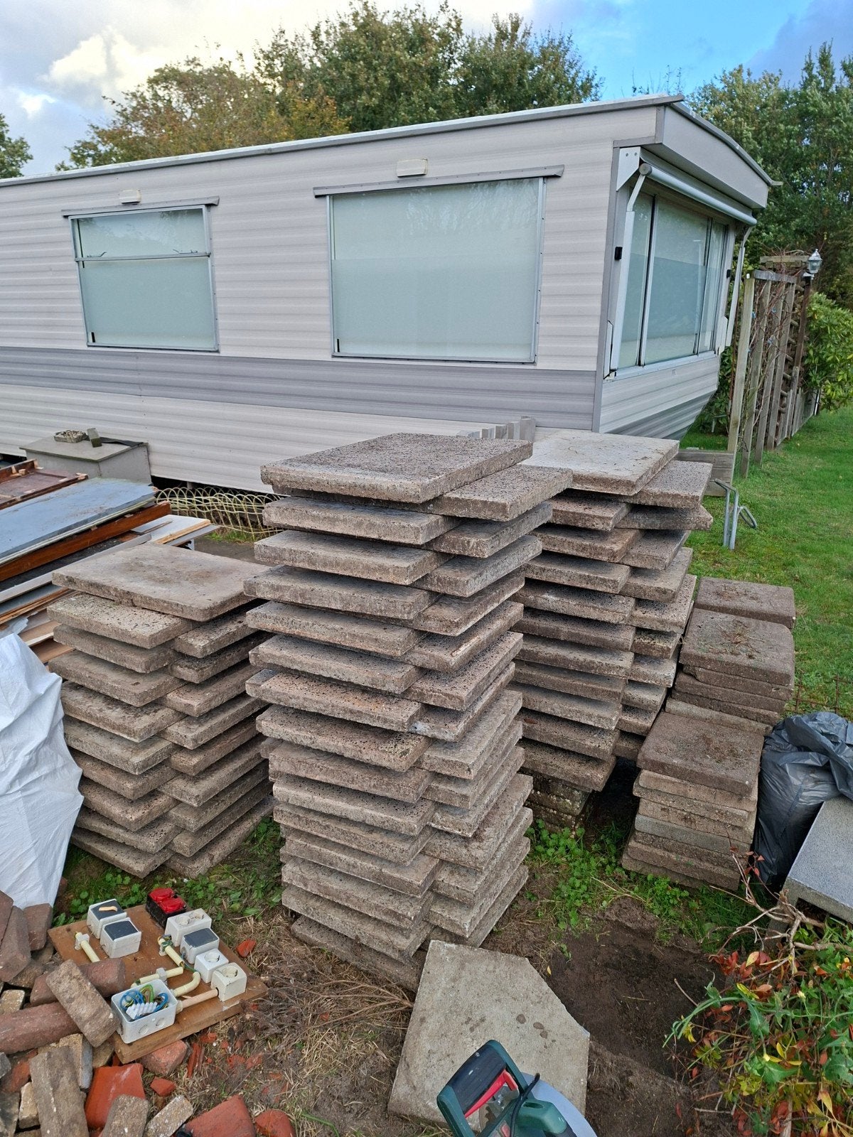 Gratis tegels en stenen, Tuin en Terras, Ophalen, Gebruikt, Overige materialen, Overige typen