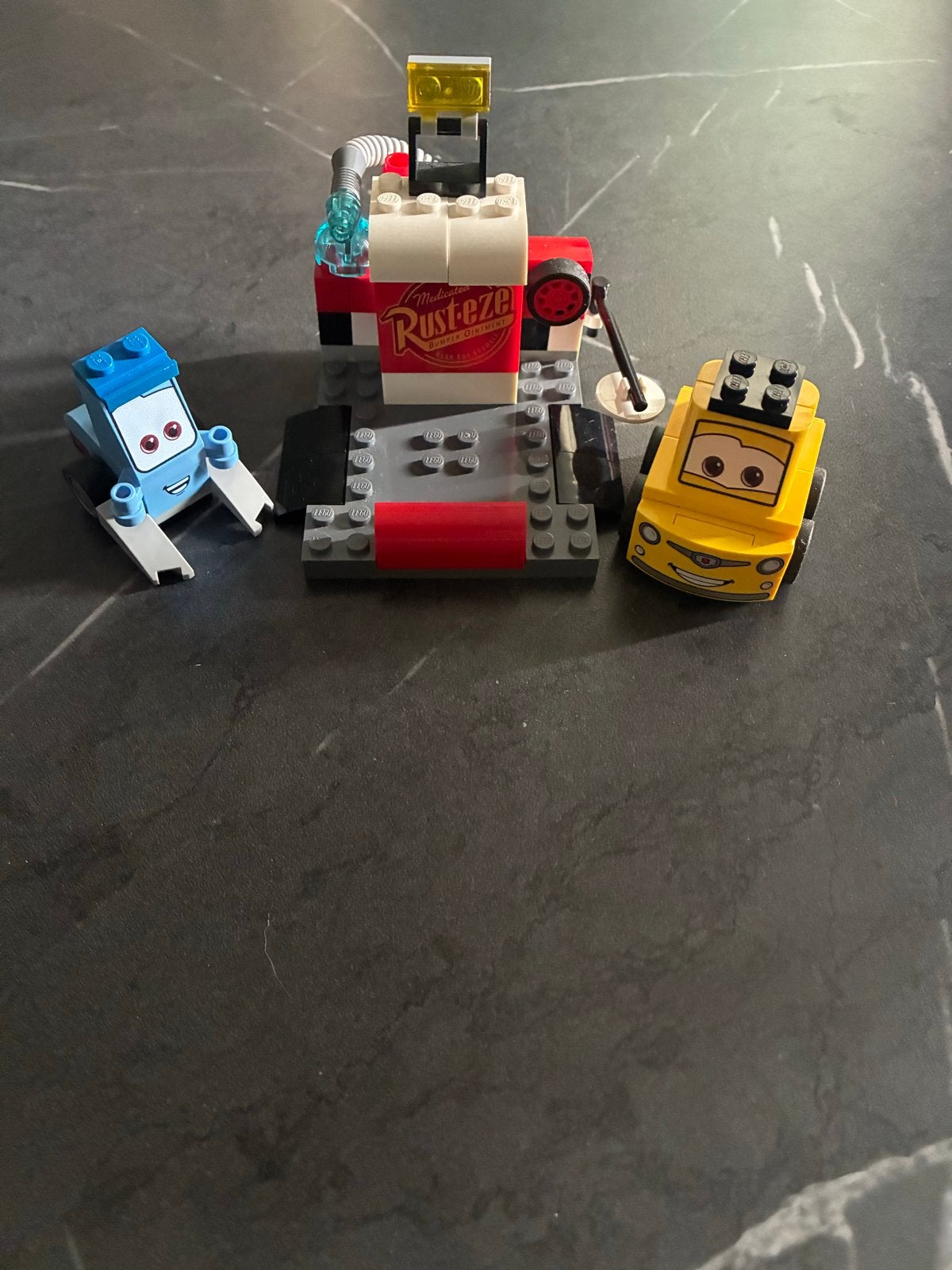 Lego  Cars Guido en Luigi's pitstop 10732, Ophalen of Verzenden, Gebruikt