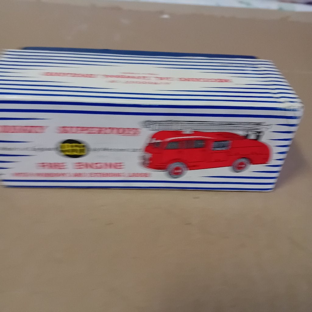 dinky toy brandweerwagen in doos, Verzenden, Zo goed als nieuw, Bus of Vrachtwagen