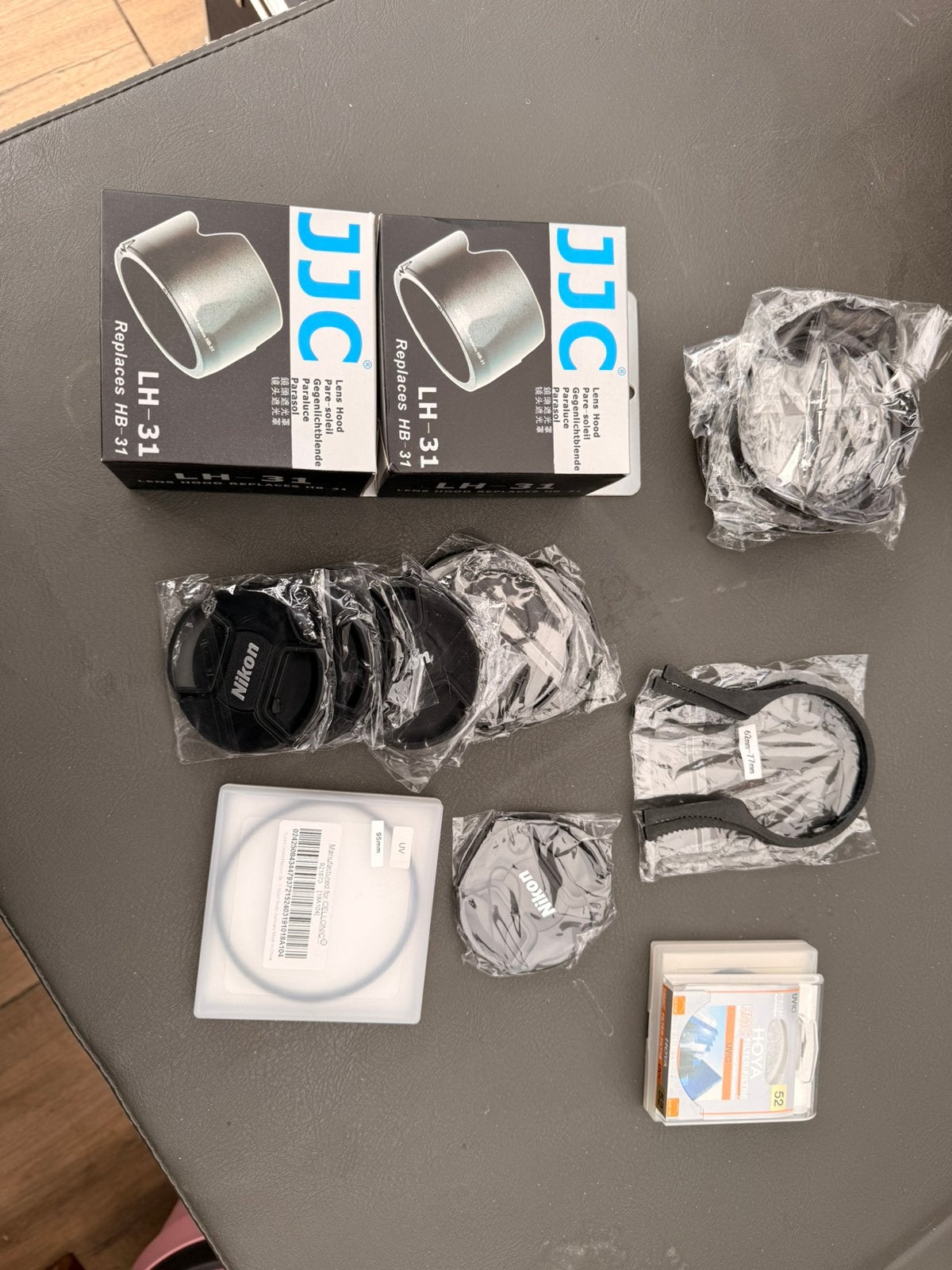 Diverse camera accessoires: zonnekappen, lensdoppen en filte, UV-filter, Ophalen of Verzenden, Zo goed als nieuw, 70 tot 80 mm