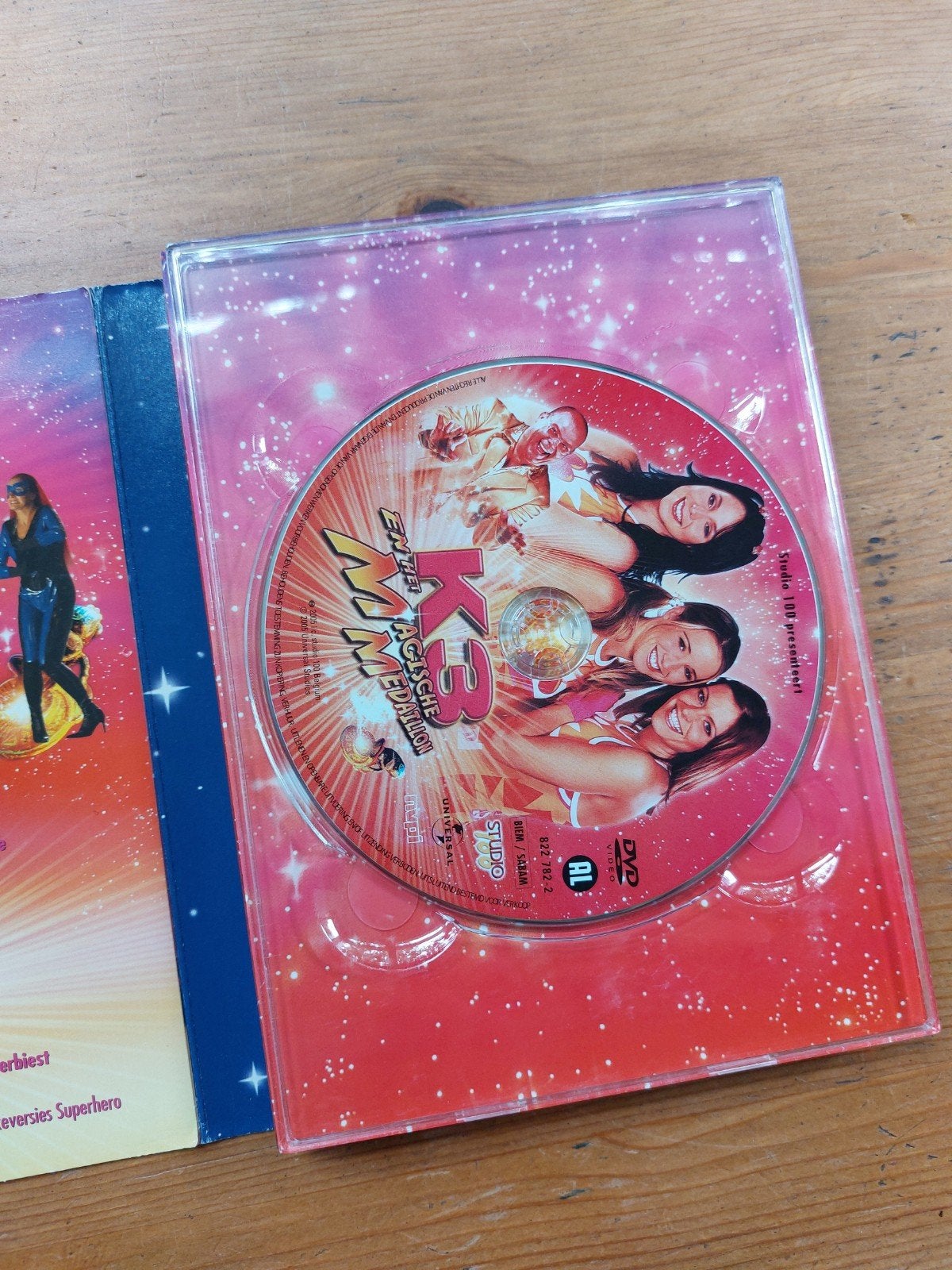 K3 DVD box het magische medaillon, 3 biggetjes & doornroosje, Alle leeftijden, Ophalen of Verzenden